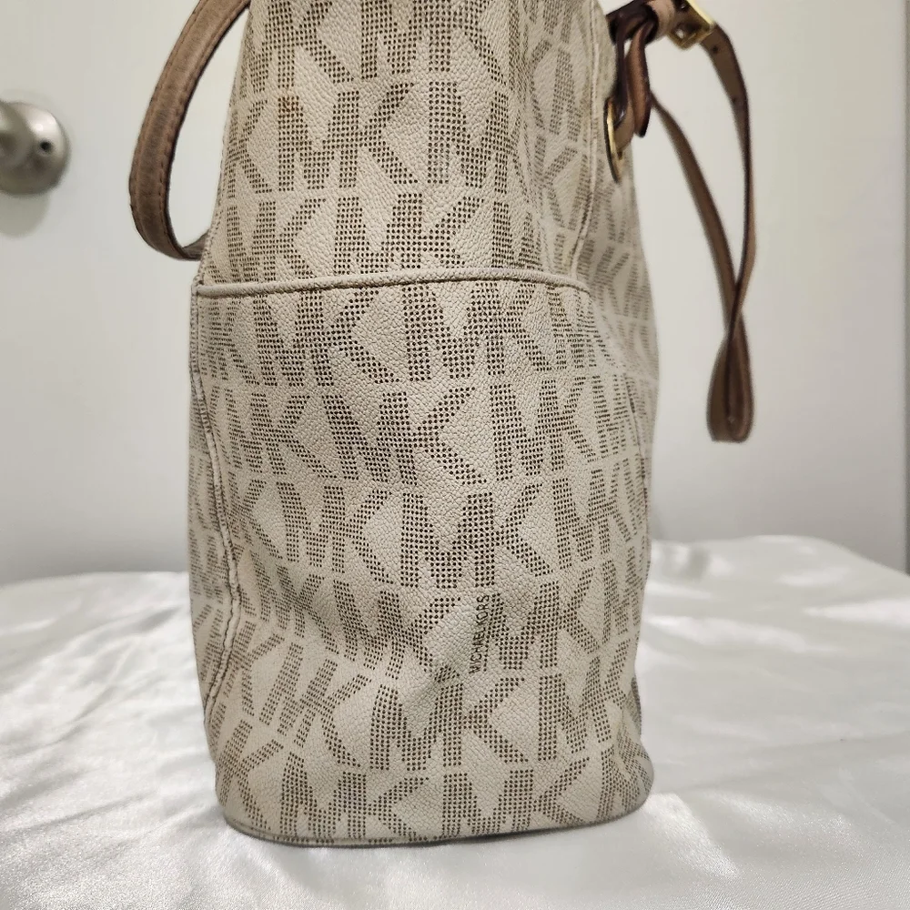 Large Michael Kors tote and matching wallet - Picture 13 of 16